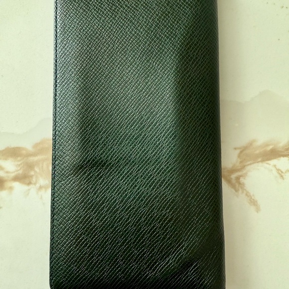 Authentic Louis Vuitton Brazza wallet in dark green💚 - Picture 5 of 5